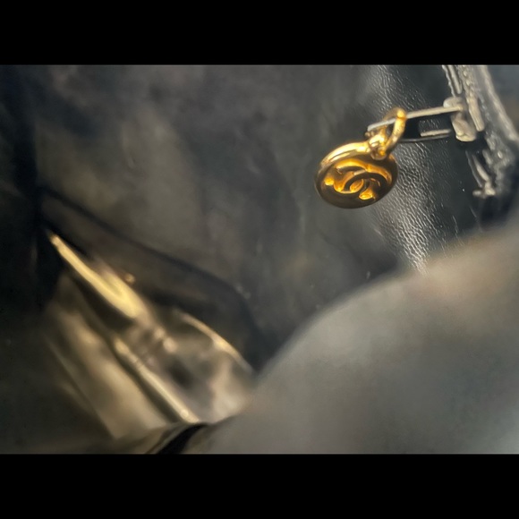 Authentic VINTAGE CHANEL NORTH SOUTH TOTE IN GOOD USED CONDITION - Picture 7 of 16